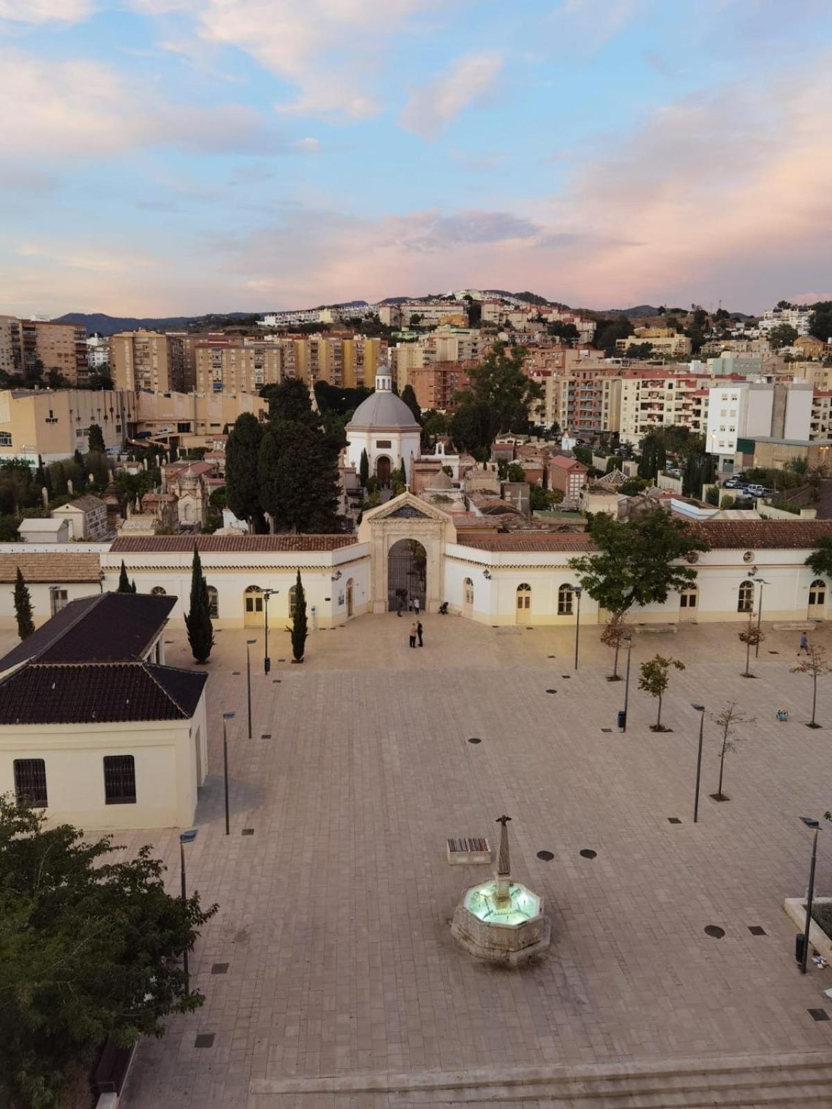 Malaga Prime Location - Stylish Apartment With Free Wifi, Free Parking, Steps From The Historic Center Buitenkant foto